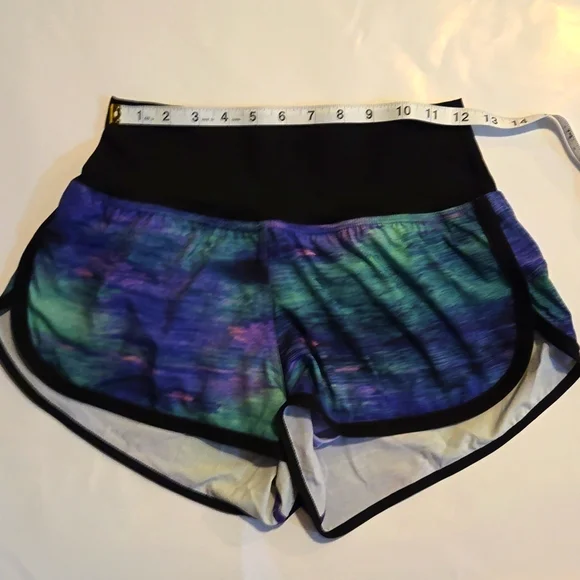 Lululemon Athletic Shorts with liner 2.5 inseam - Picture 2 of 7